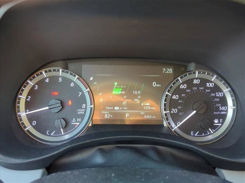 Used 2023 Toyota Highlander LE FWD image 17