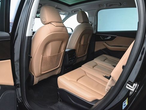 Used 2024 Audi Q7 2.0T Premium w/ Convenience Package image 32