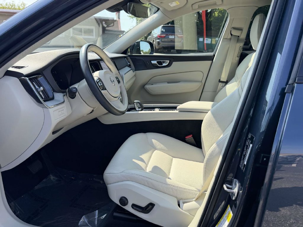 Used 2024 Volvo XC60 T8 Plus w/ Protection Package Premier AWD/4WD image 16