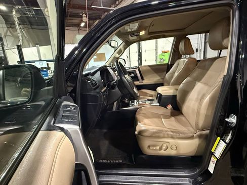 Used 2018 Toyota 4Runner Limited image 13