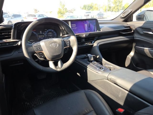 Used 2023 Toyota Crown Platinum AWD/4WD image 8