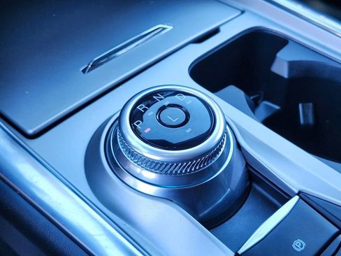 Used 2022 Ford Explorer XLT w/ Equipment Group 202A image 28