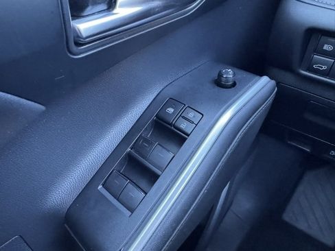 Certified 2020 Toyota Highlander XLE image 39