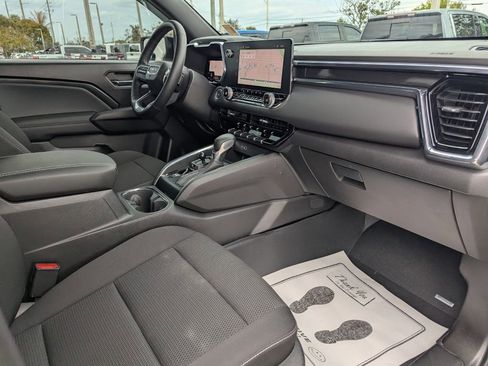 Used 2024 GMC Canyon Elevation w/ Convenience Package image 9