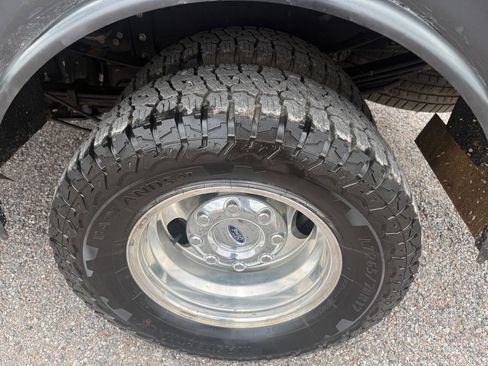 Used 2019 Ford F350 XLT w/ XLT Premium Package AWD/4WD image 11