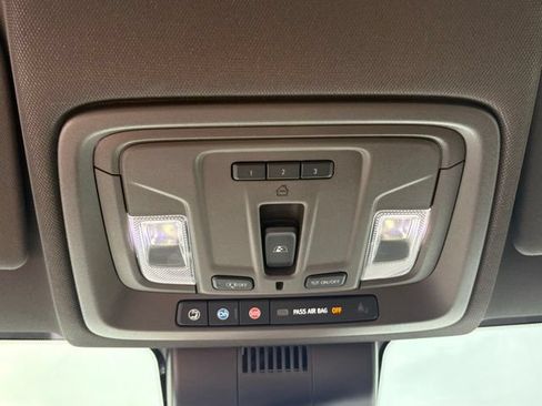 Used 2023 GMC Sierra 1500 SLT w/ SLT Premium Plus Package AWD/4WD image 24