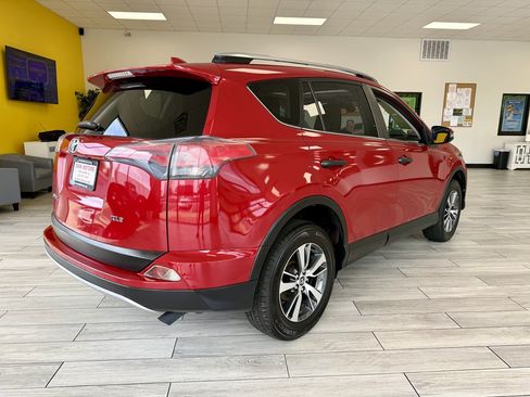 Used 2017 Toyota RAV4 XLE FWD image 6