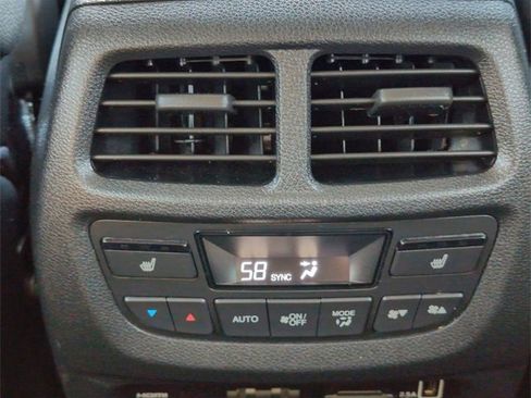 Used 2020 Honda Pilot Touring image 21