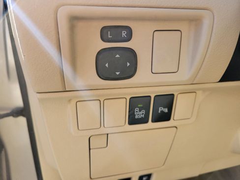 Used 2013 Lexus ES 350 w/ Luxury Pkg image 10