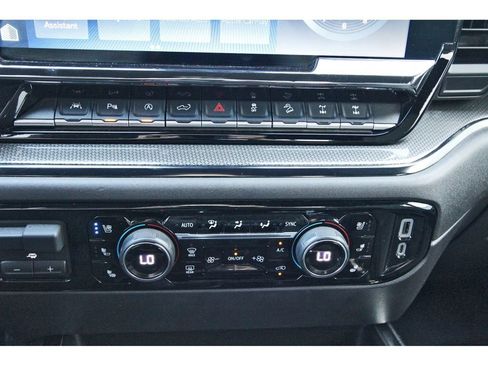 Used 2023 Chevrolet Silverado 1500 ZR2 w/ Technology Package AWD/4WD image 27