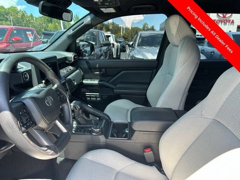 Used 2025 Toyota 4Runner SR5 AWD/4WD image 2