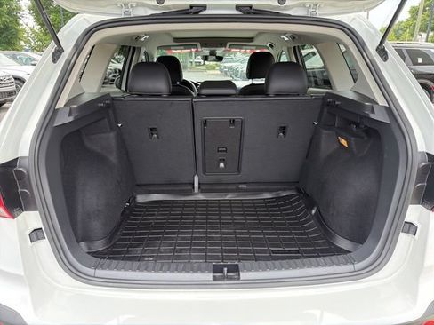 Used 2023 Volkswagen Taos SE w/ Panoramic Sunroof Package FWD image 8
