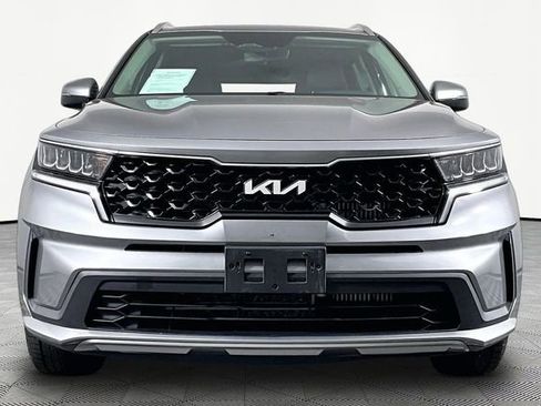 Used 2022 Kia Sorento S FWD image 2