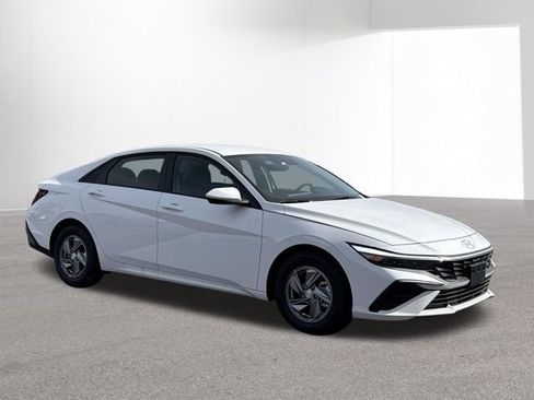 New 2026 Hyundai Elantra SE w/ Cargo Package FWD image 12