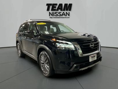 Used 2024 Nissan Pathfinder SL w/ SL Premium Package