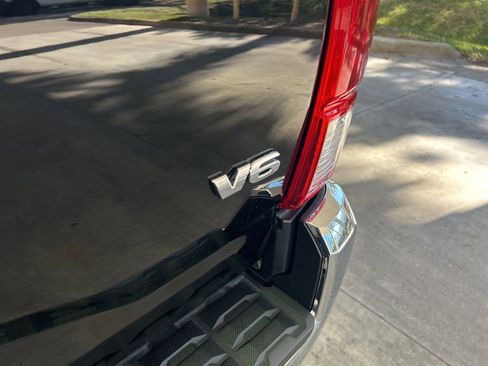 Used 2017 Toyota Tacoma 2WD Double Cab image 19