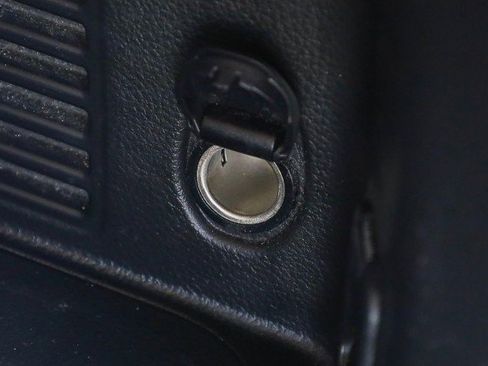 Used 2018 Nissan Rogue SV image 27