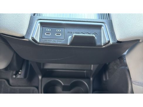 New 2026 Toyota Sienna XLE FWD image 24