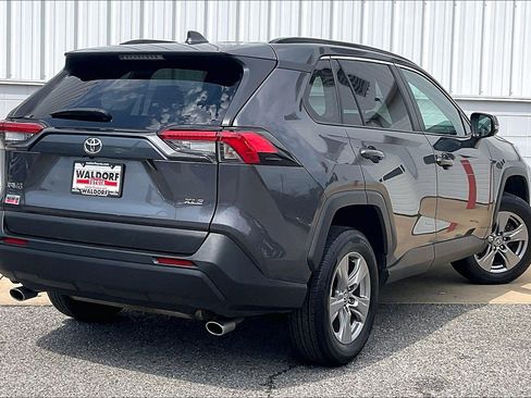 Used 2024 Toyota RAV4 XLE FWD image 17