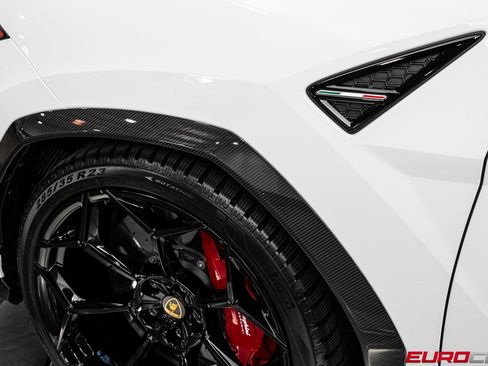 Used 2023 Lamborghini Urus Performante AWD/4WD image 17