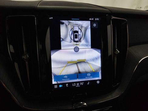 Certified 2025 Volvo XC60 B5 Plus AWD/4WD image 28
