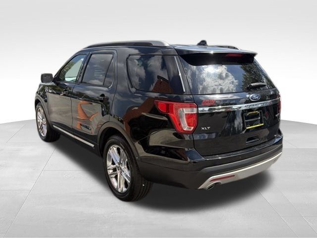 Used 2016 Ford Explorer XLT w/ Equipment Group 202A FWD image 26
