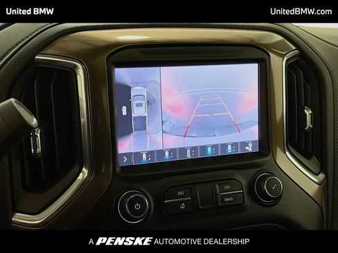 Used 2019 Chevrolet Silverado 1500 High Country w/ Technology Package image 9