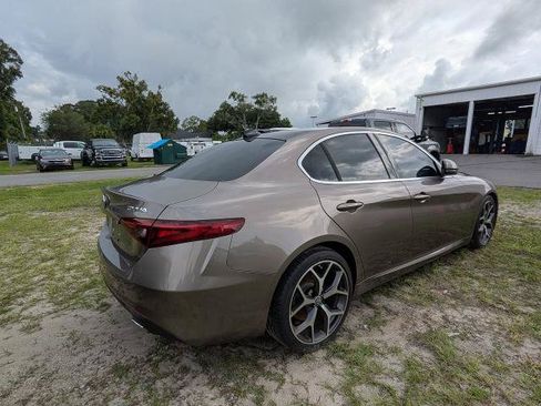 Used 2019 Alfa Romeo Giulia Ti w/ TI Performance Package RWD image 4