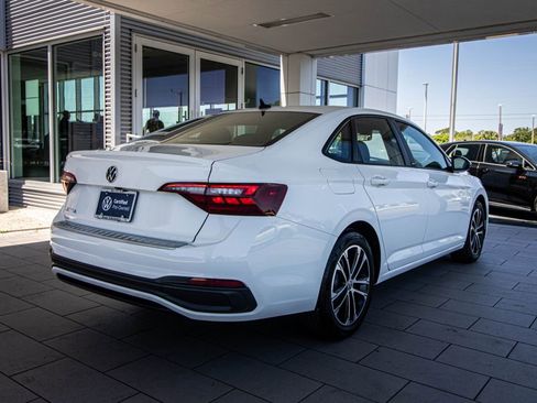 Used 2024 Volkswagen Jetta Sport FWD image 2