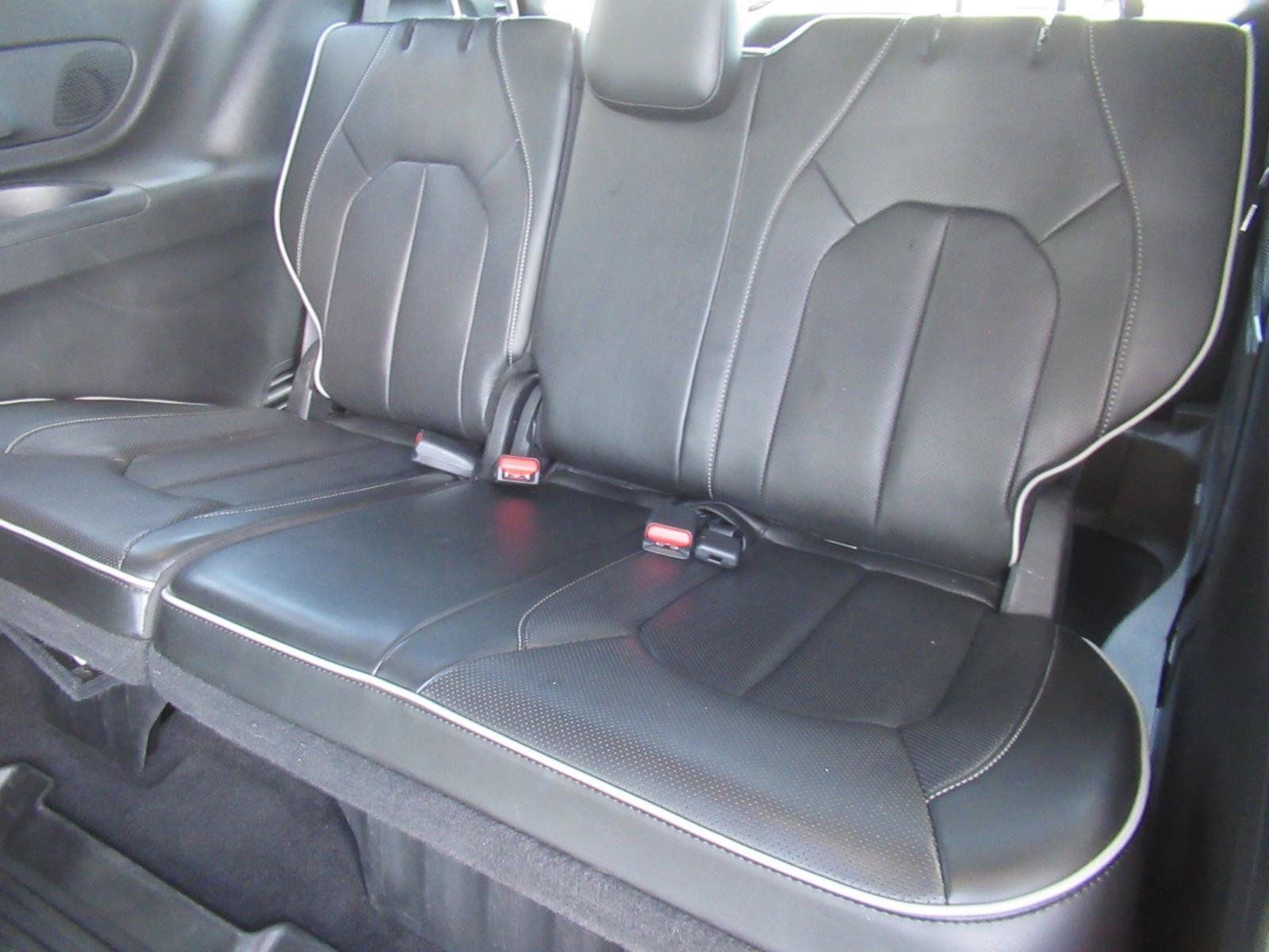 Used 2022 Chrysler Pacifica Limited w/ S Appearance Package FWD image 38