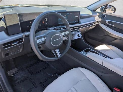 Used 2025 Hyundai Sonata SEL FWD image 9