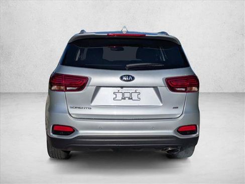 Used 2019 Kia Sorento FWD w/ LX Convenience Package image 6