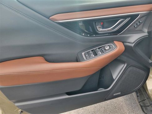 Used 2022 Subaru Outback Touring image 10