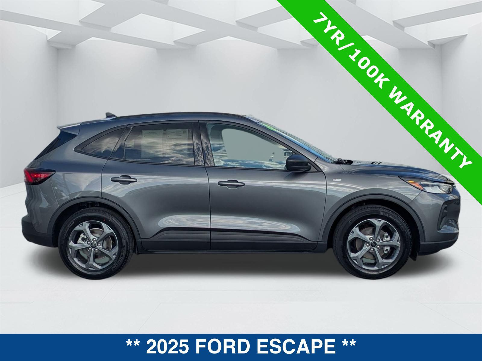 Certified 2025 Ford Escape ST-Line FWD image 4