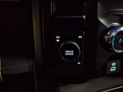 Used 2024 Ford F150 XLT image 11