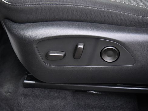 Used 2025 GMC Acadia Elevation image 18