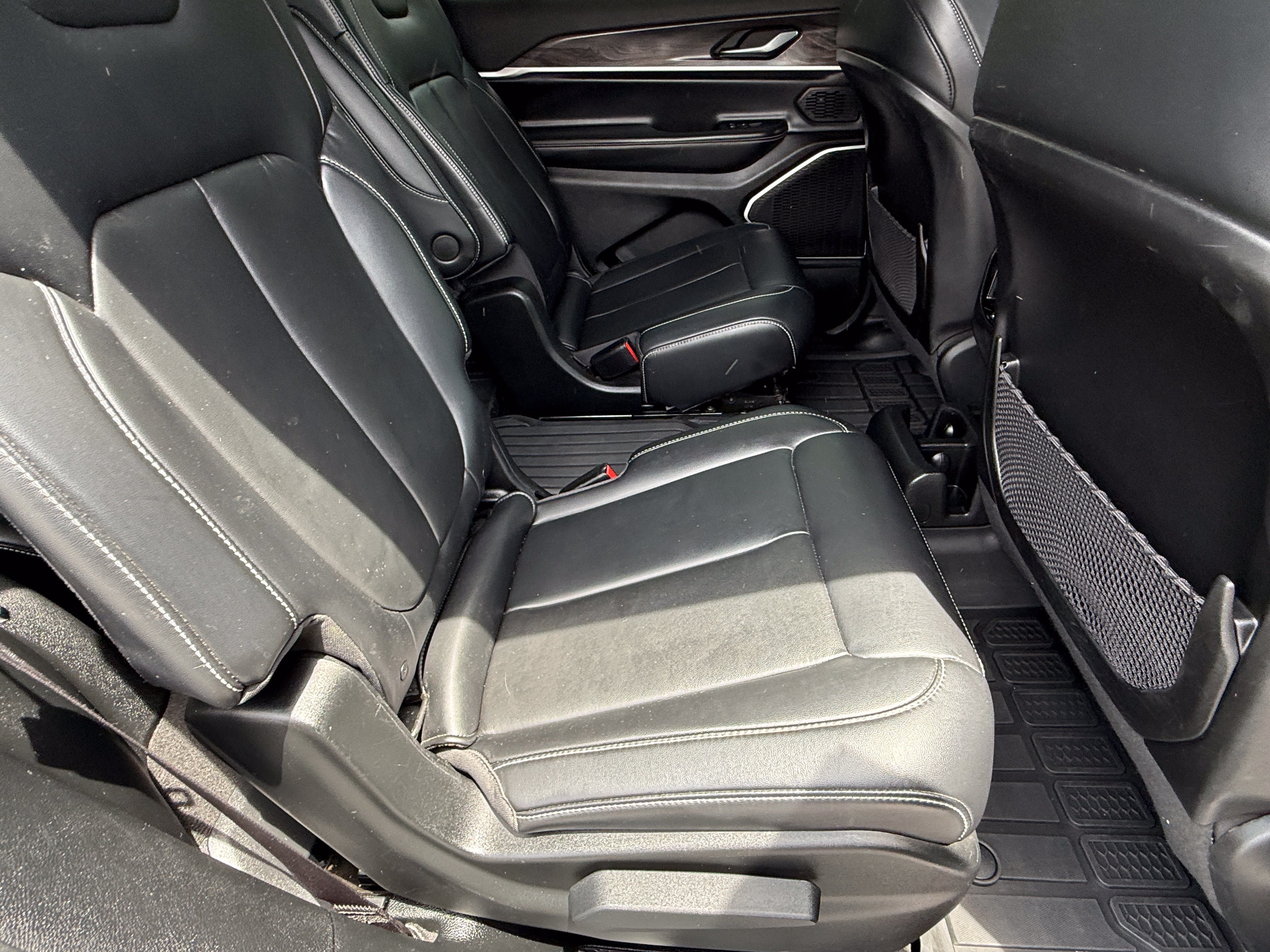 Used 2021 Jeep Grand Cherokee L Limited AWD/4WD image 15