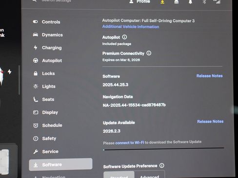 Used 2023 Tesla Model 3 Standard Range image 15