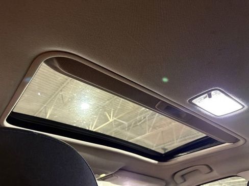 Used 2017 Nissan Sentra SR Turbo w/ SR Midnight Edition image 6