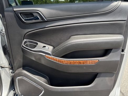 Used 2020 Chevrolet Suburban Premier image 20