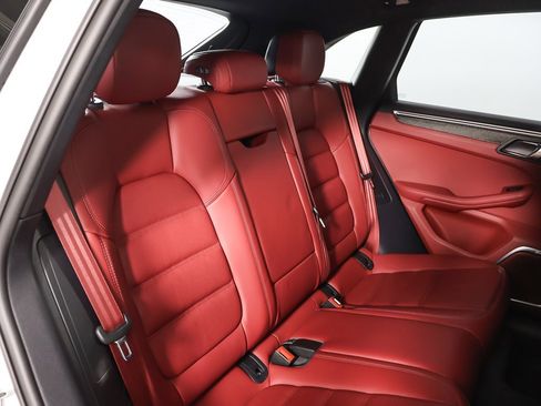 Used 2024 Porsche Macan GTS image 31