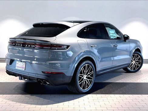 New 2026 Porsche Cayenne Coupe AWD/4WD image 7