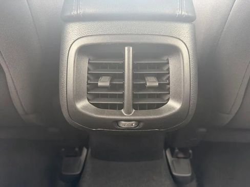 Used 2020 Jeep Cherokee Latitude AWD/4WD image 29