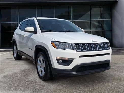 Used 2018 Jeep Compass Latitude FWD image 1