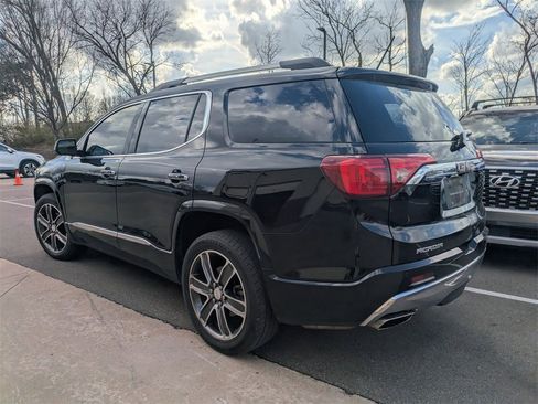 Used 2019 GMC Acadia Denali image 3