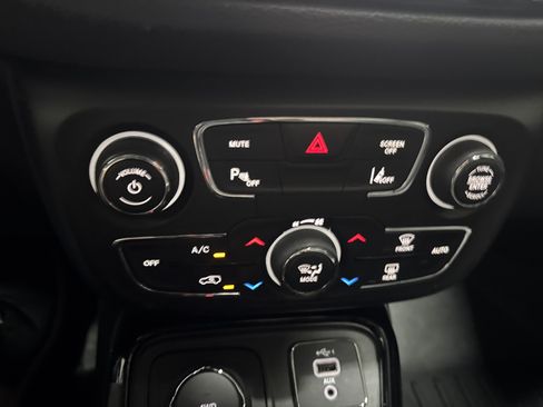 Used 2021 Jeep Compass Limited w/ Elite Exterior Group AWD/4WD image 23