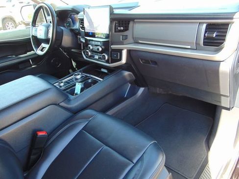 Used 2024 Ford Expedition Max XLT AWD/4WD image 25