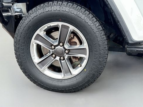 Used 2020 Jeep Wrangler Unlimited Sahara w/ LED Lighting Group image 41