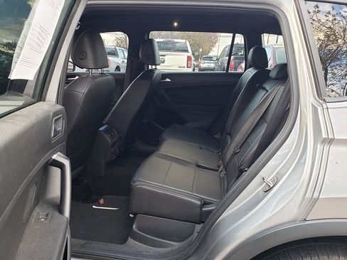 Used 2021 Volkswagen Tiguan SE R-Line image 7