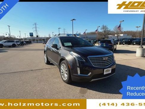 Used 2017 Cadillac XT5 Platinum w/ Driver Assist Package image 3
